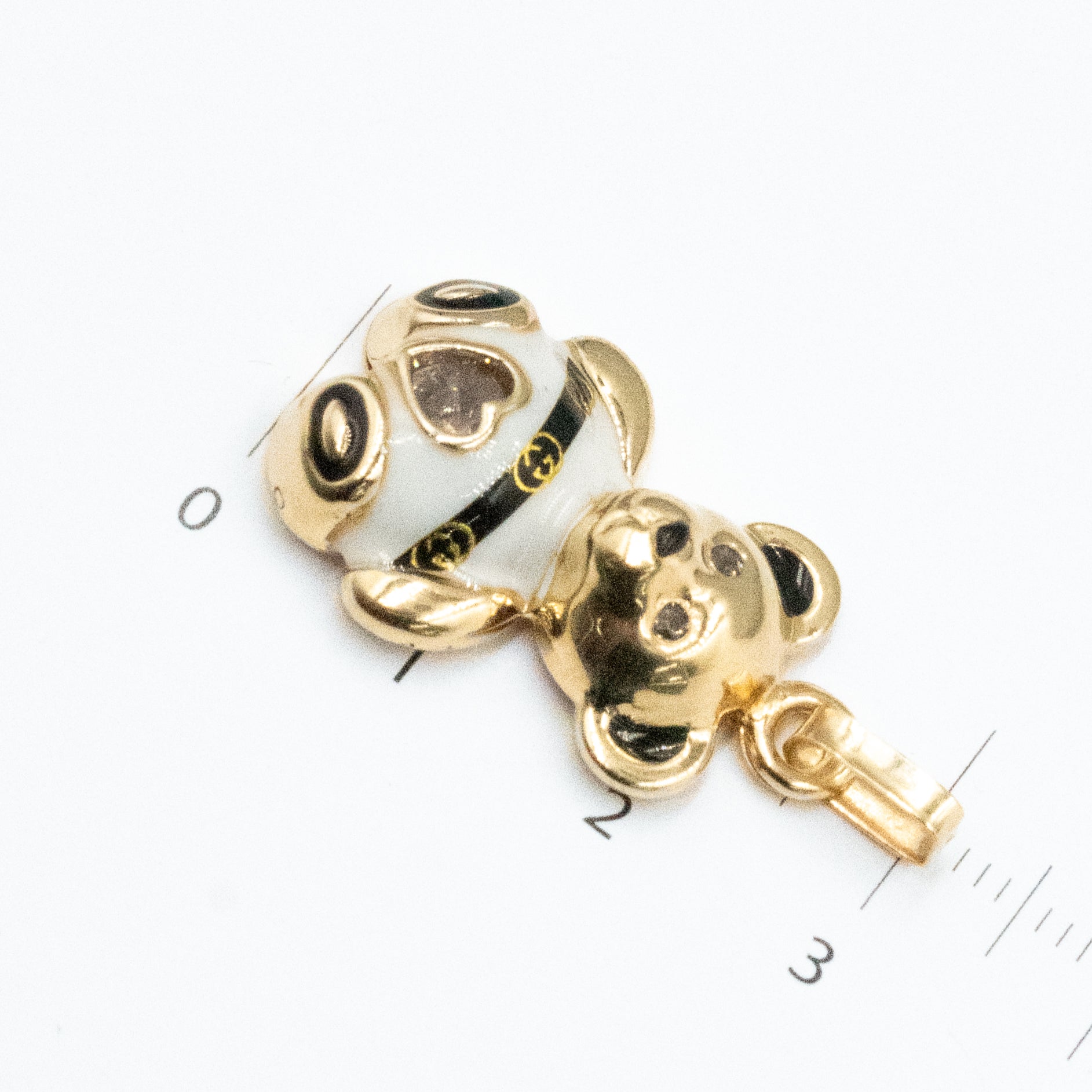 DIJE DE OSO CON ESMALTE Y PIEDRA DE CORAZON ORO 14K