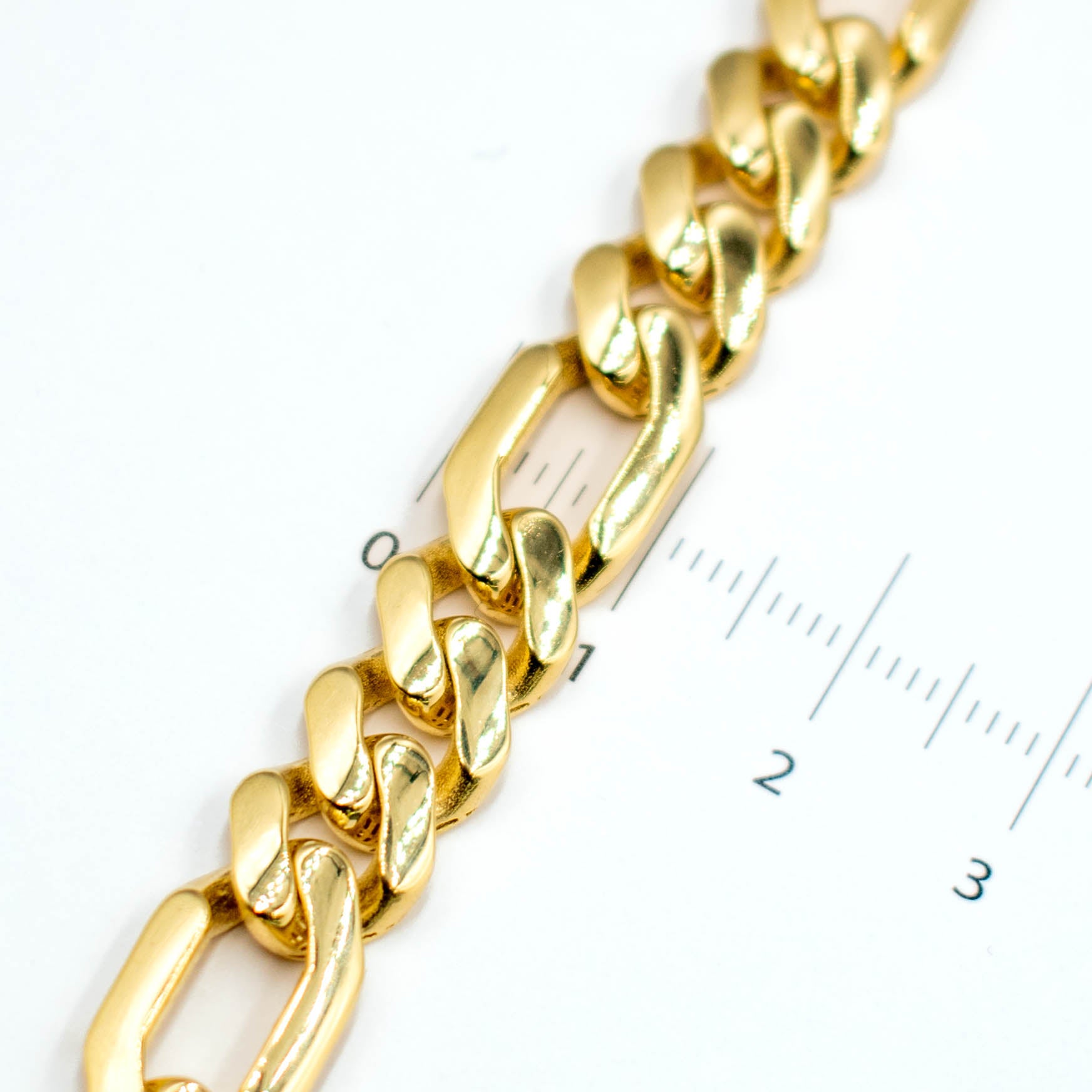 PULSERA HUECA ESTILO FIGARO ORO 14K