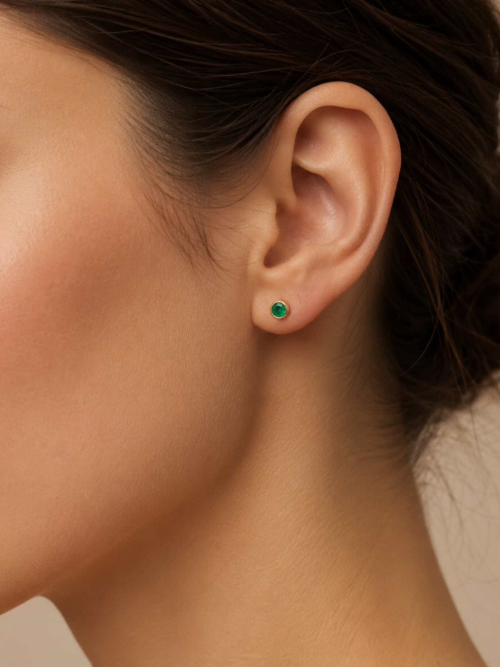 BROQUEL ESMERALDA ORO 14K