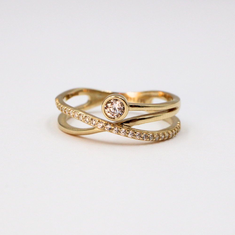 ANILLO CON ZIRCONIAS ORO 14K