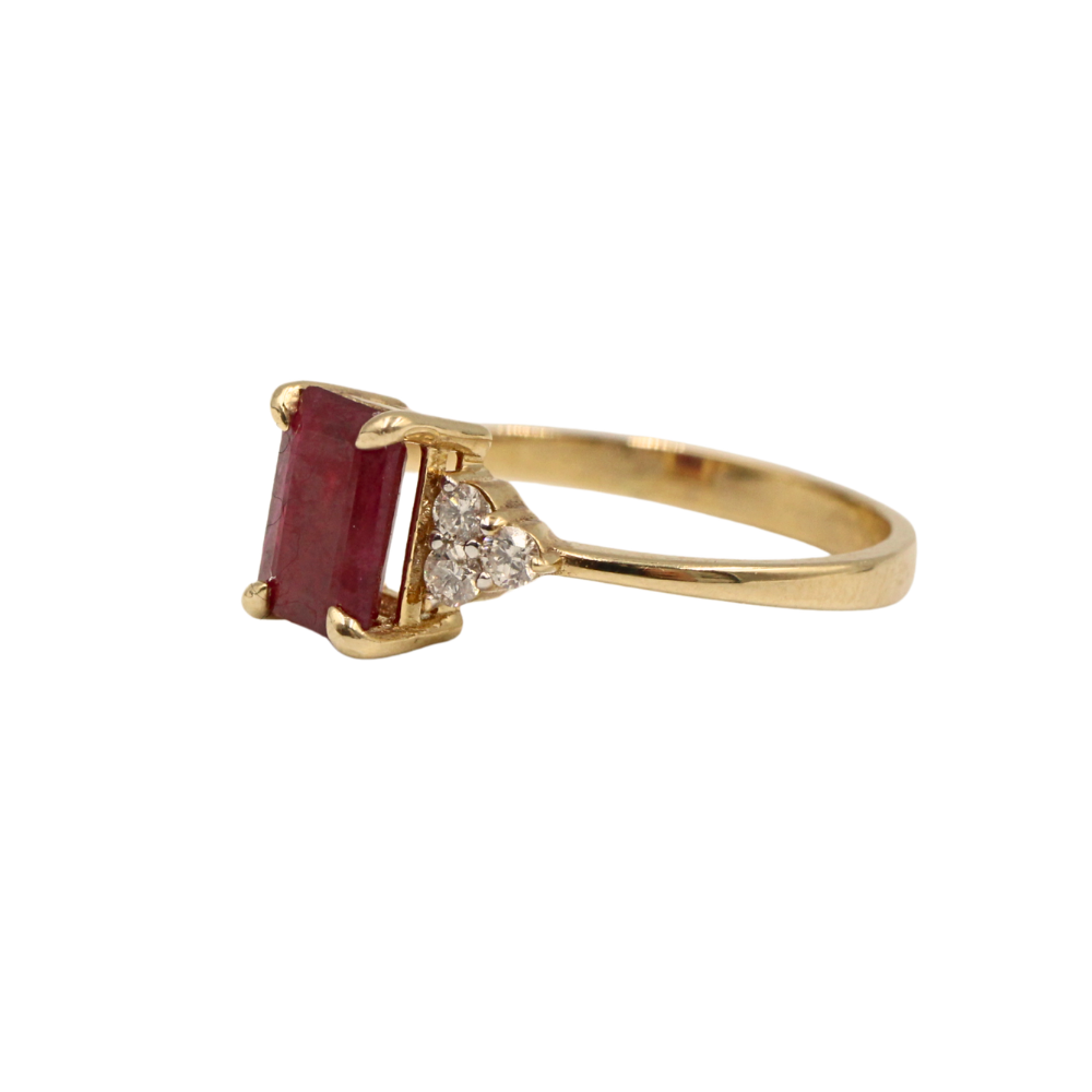 ANILLO RUBÍ Y DIAMANTES ORO 14K