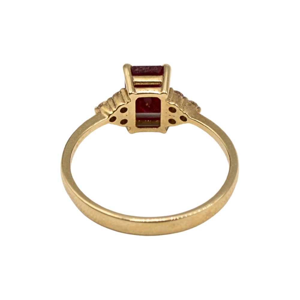 ANILLO RUBÍ Y DIAMANTES ORO 14K