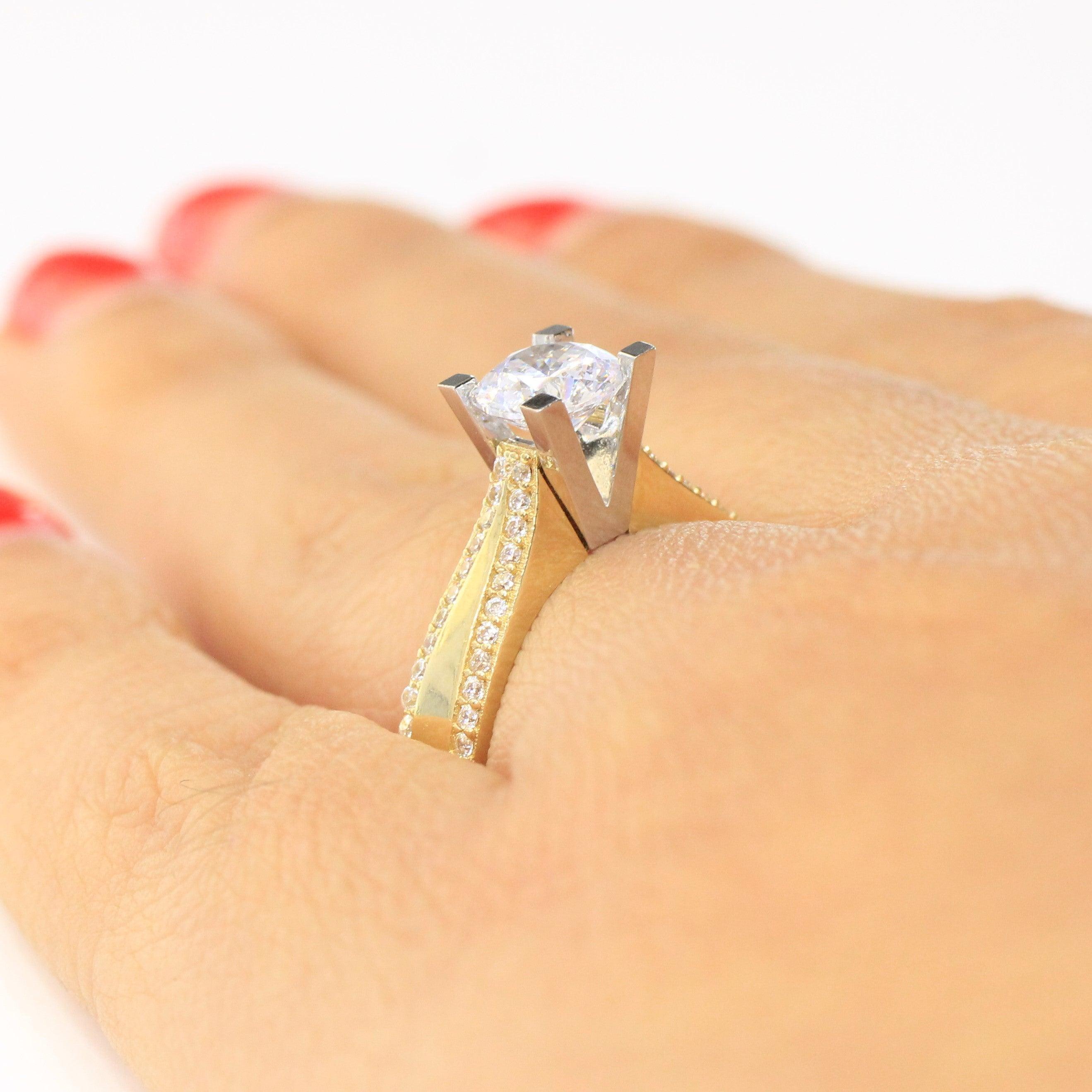 ANILLOS DE COMPROMISO CON PIEDRAS DE ZIRCONIA 10K