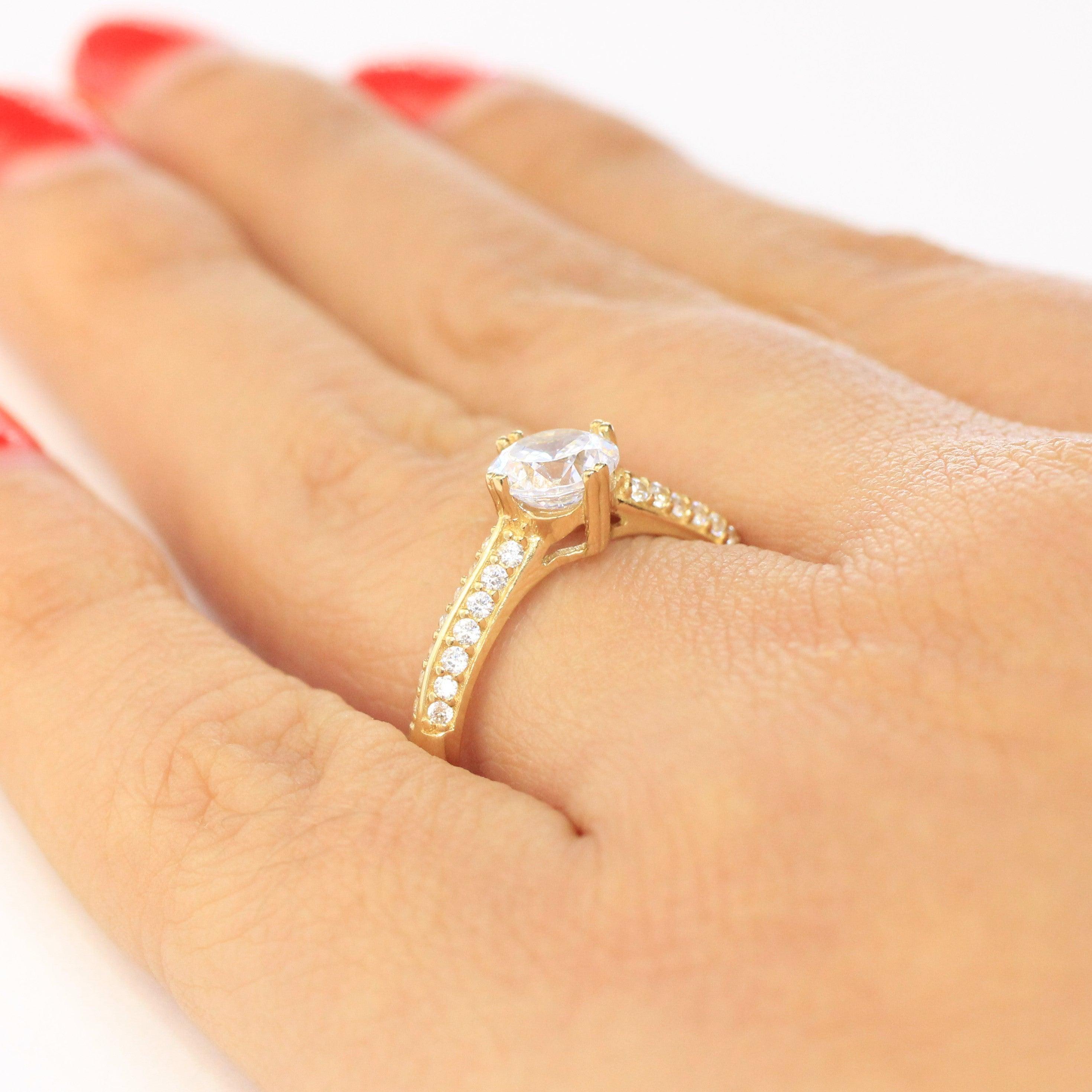 ANILLOS DE COMPROMISO CON PIEDRAS DE ZIRCONIA 10K