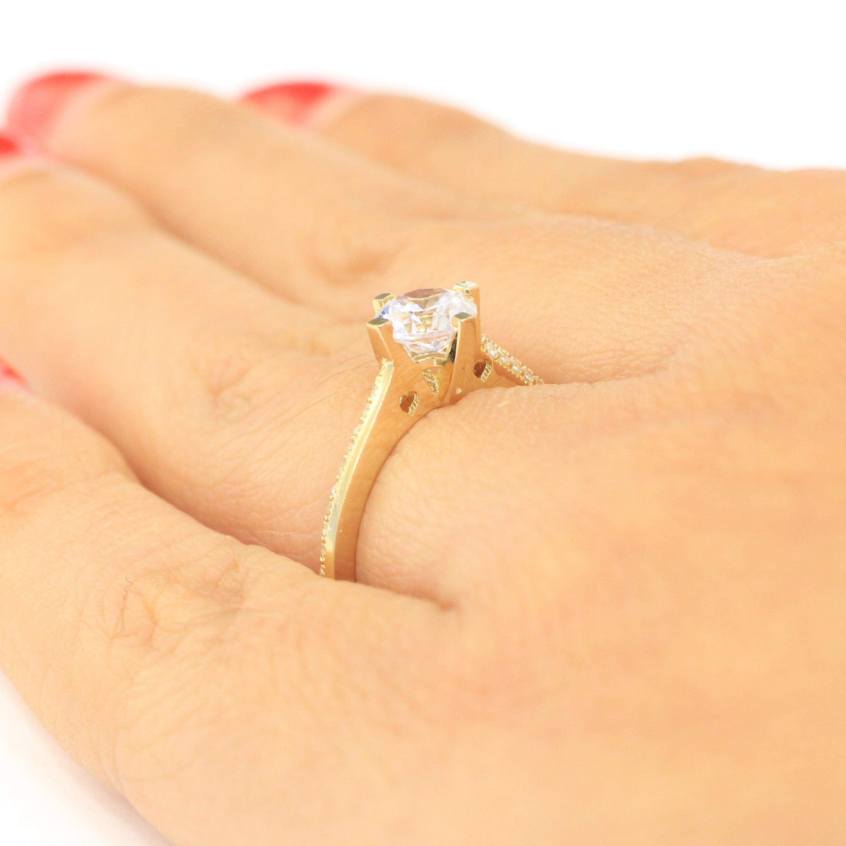 ANILLOS DE COMPROMISO CON PIEDRAS DE ZIRCONIA 10K