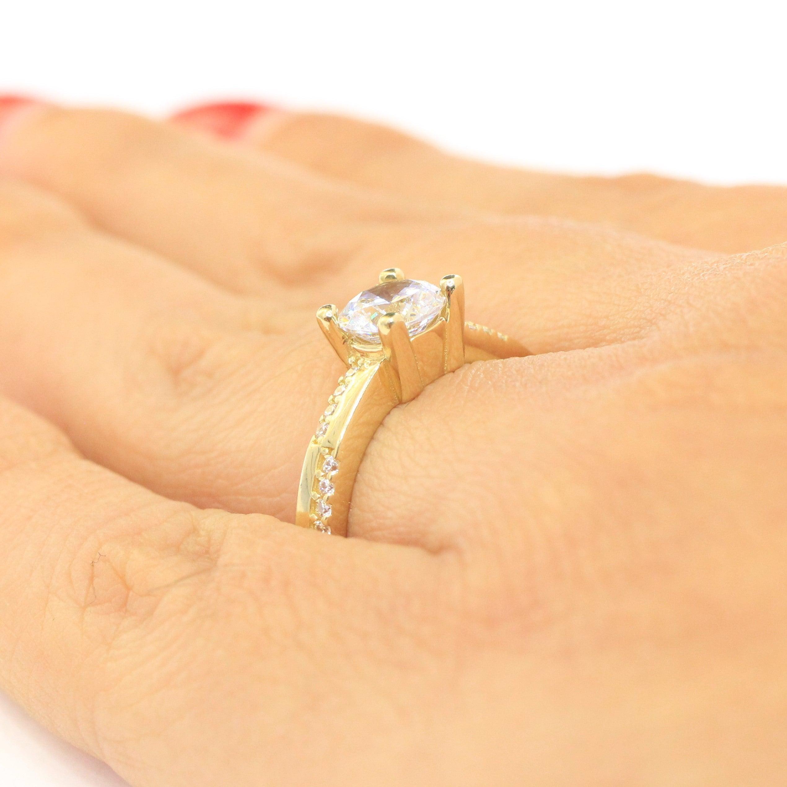 ANILLOS DE COMPROMISO CON PIEDRAS DE ZIRCONIA 10K