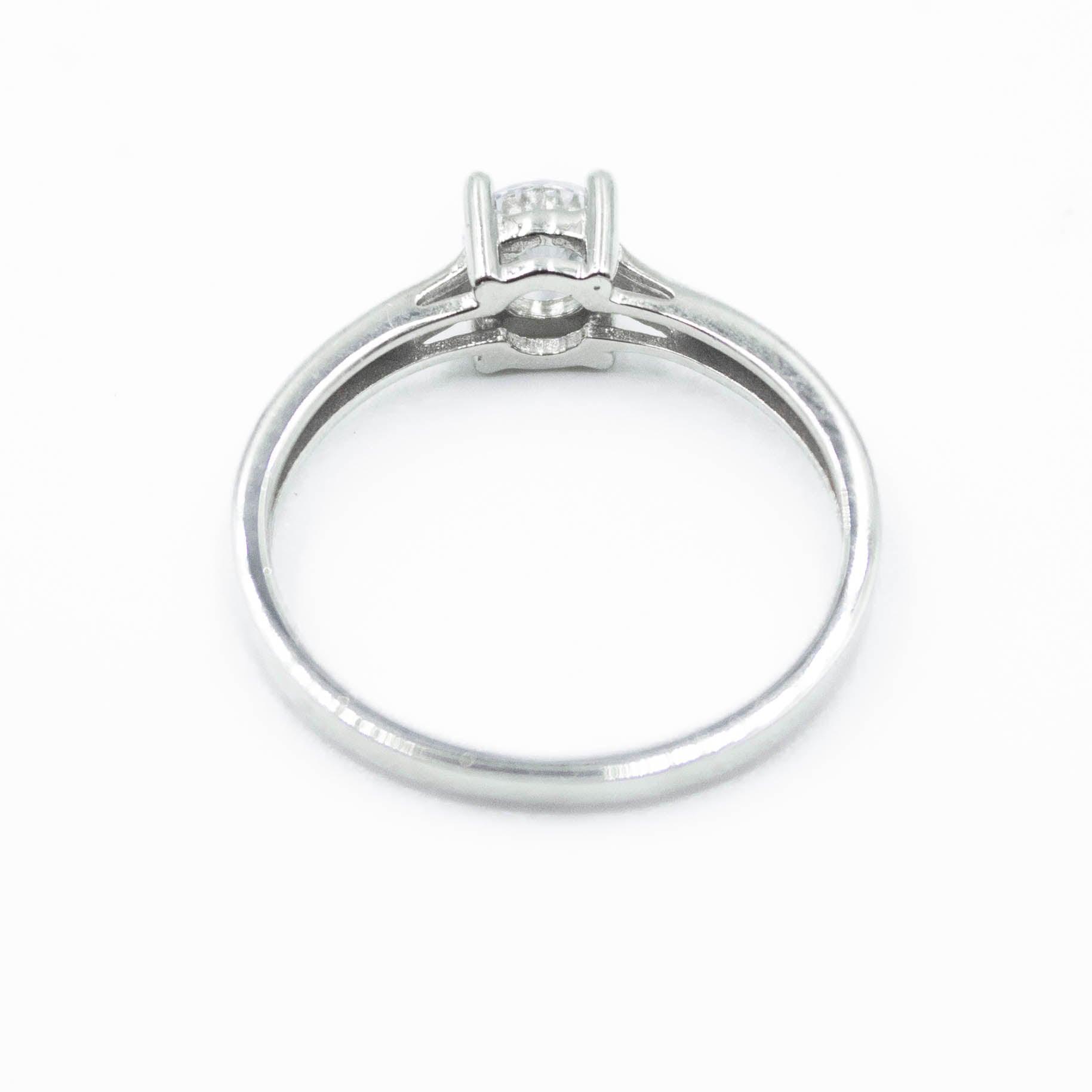 ANILLO CON PIEDRA ZIRCONIA ORO BLANCO 14K - Orovel's Collection